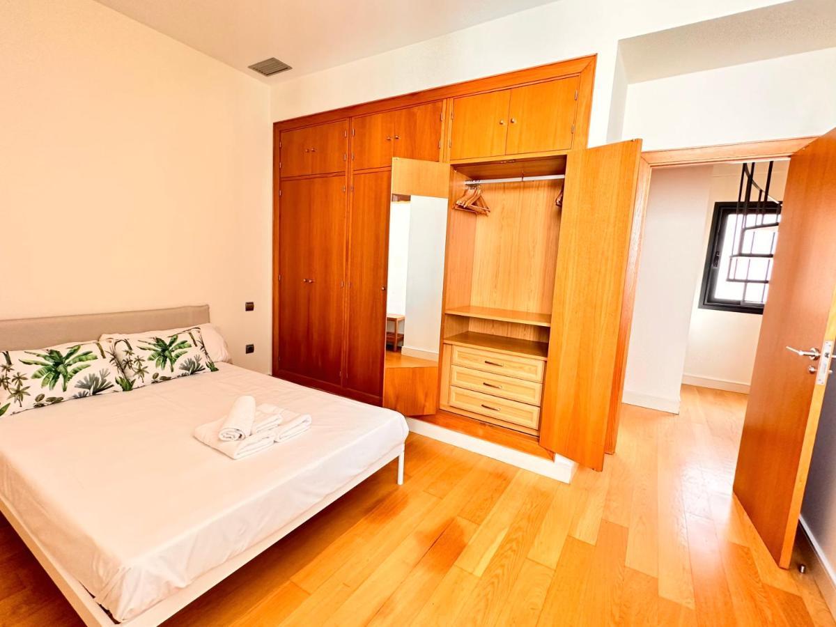 Penthouse Near Cathedral Private Rooftop Private Parking Σεβίλλη Εξωτερικό φωτογραφία